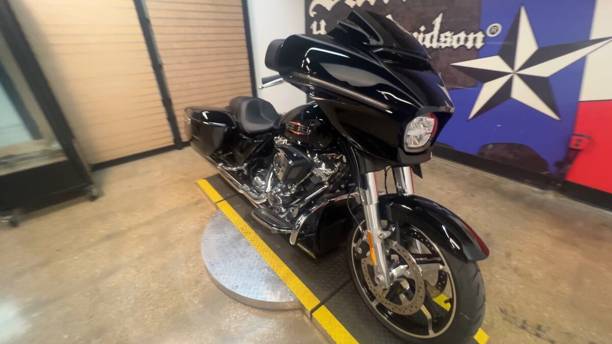 2025 Harley-Davidson Street Glide FLHX - Photo 6