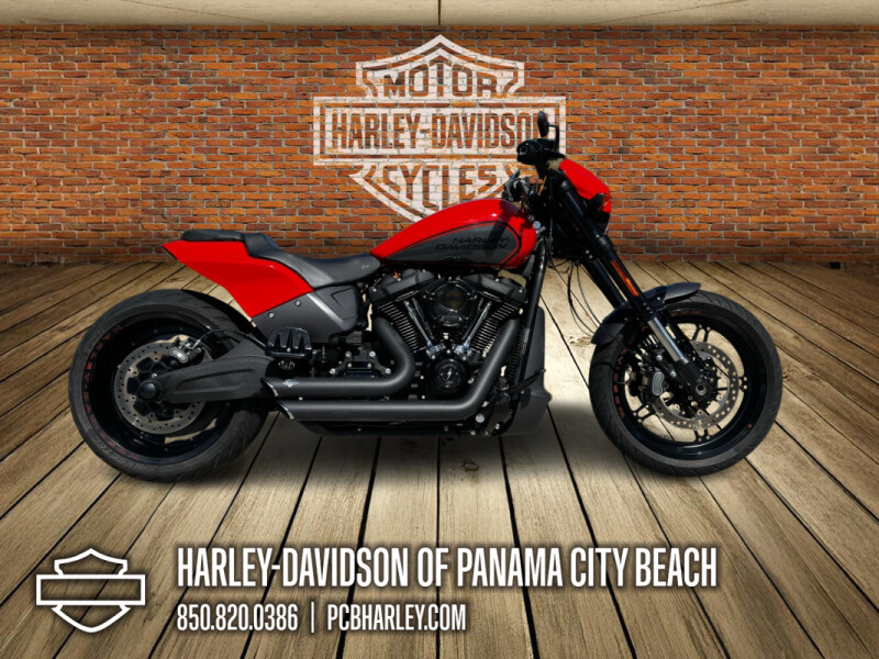 2022 Harley-Davidson® Ultra Limited vs 2023 Indian Roadmaster