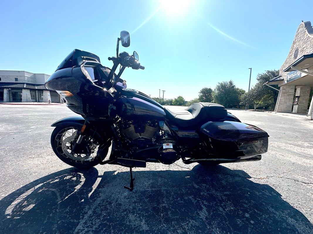 2025 Harley-Davidson CVO Road Glide FLTRXSE - Photo 6