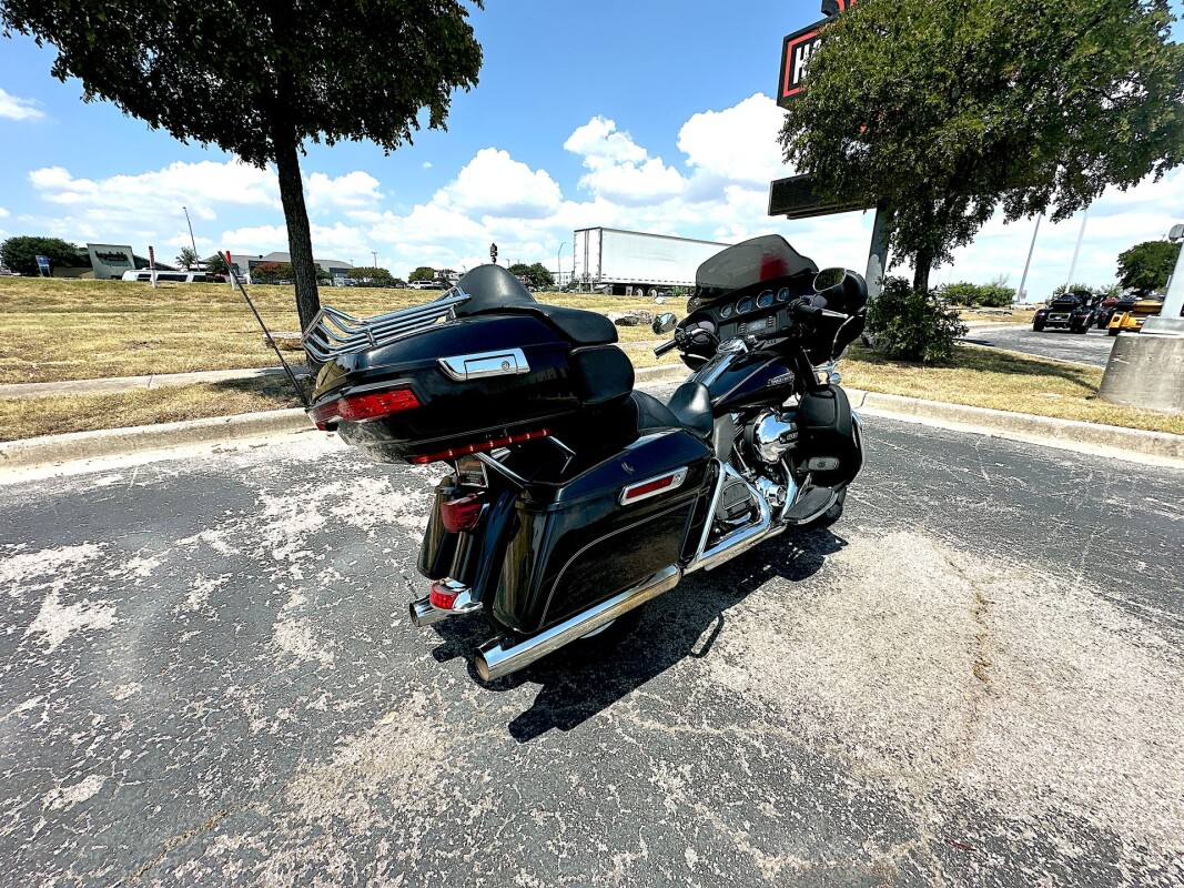 2014 Harley-Davidson Electra Glide Ultra Classic FLHTCU - Photo 9