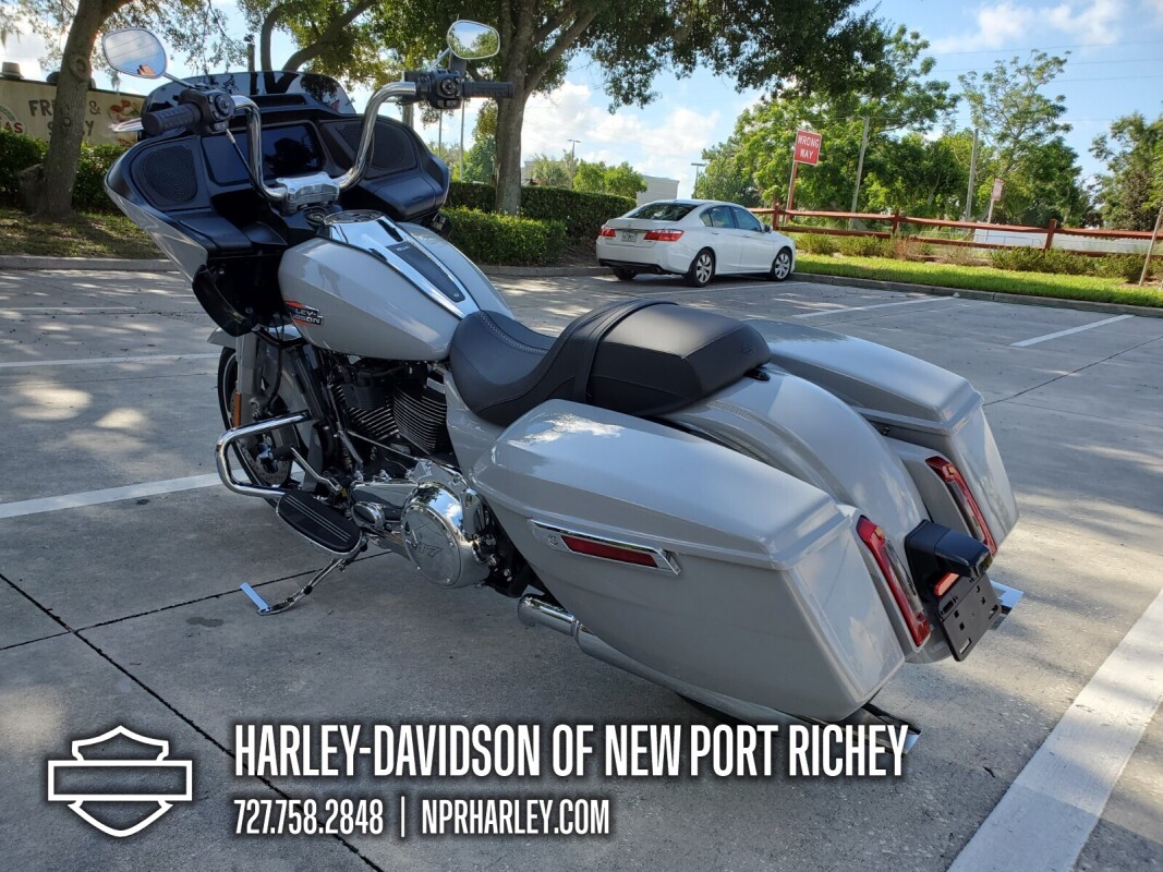 2025 Harley-Davidson Road Glide - Photo 10