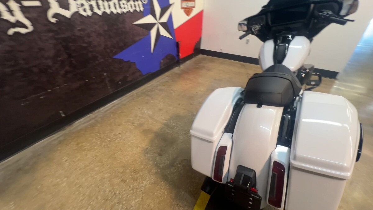 2025 Harley-Davidson Street Glide FLHX - Photo 3