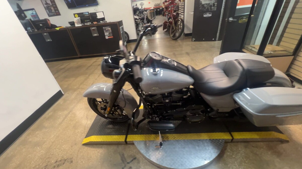 2025 Harley-Davidson Road King Special FLHRXS - Photo 8