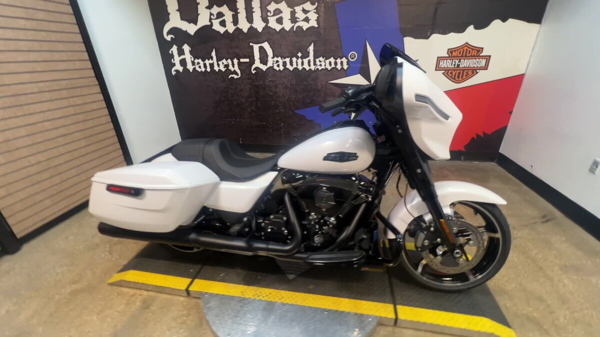 2025 Harley-Davidson Street Glide FLHX - Photo 5