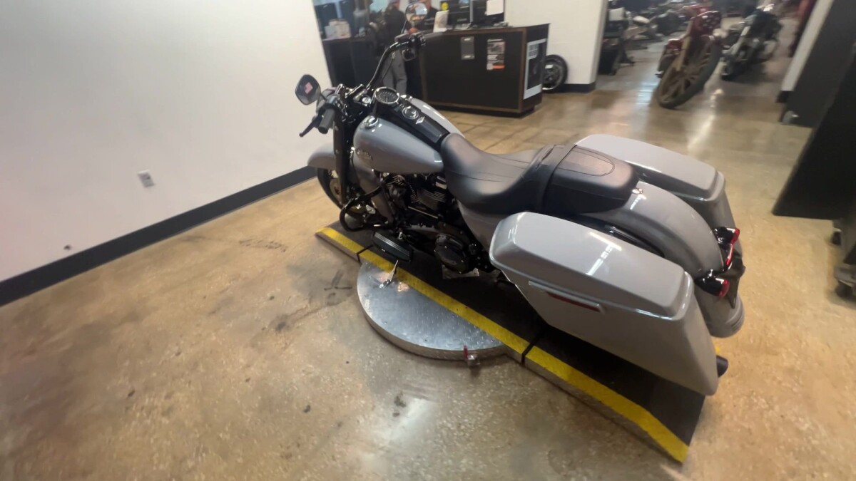 2025 Harley-Davidson Road King Special FLHRXS - Photo 2