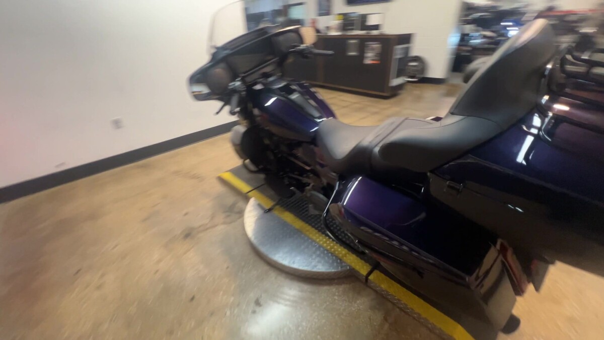 2025 Harley-Davidson Street Glide Ultra FLHXU - Photo 2