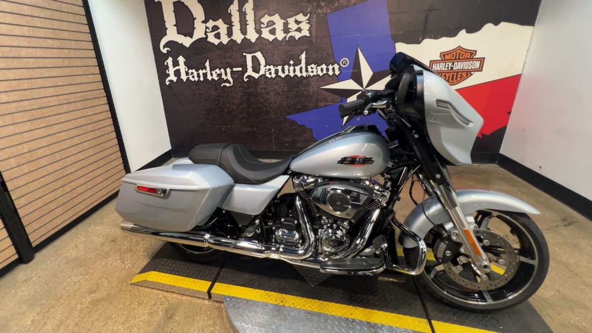 2025 Harley-Davidson Street Glide FLHX - Photo 5