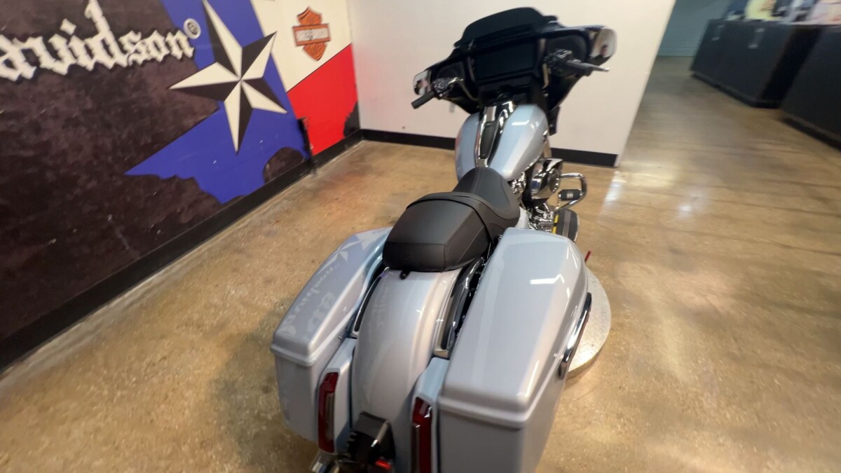 2025 Harley-Davidson Street Glide FLHX - Photo 3