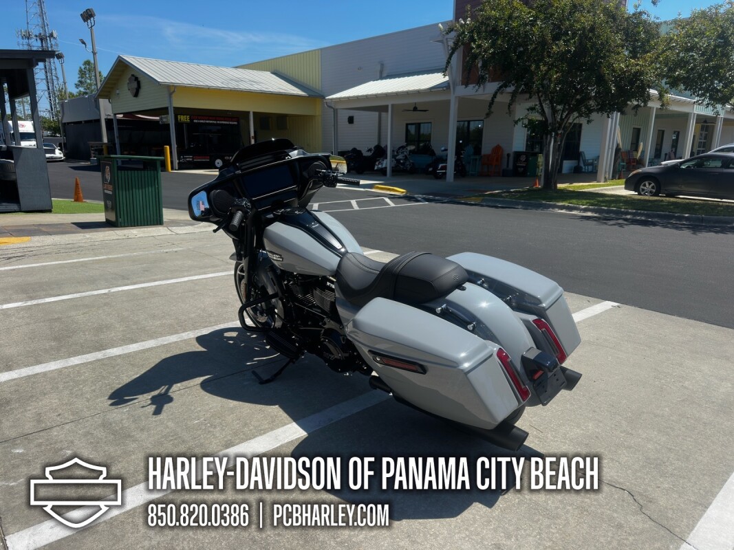 2025 Harley-Davidson Street Glide - Photo 4