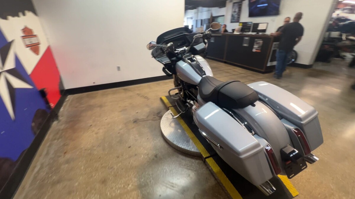 2025 Harley-Davidson Road Glide FLTRX - Photo 2