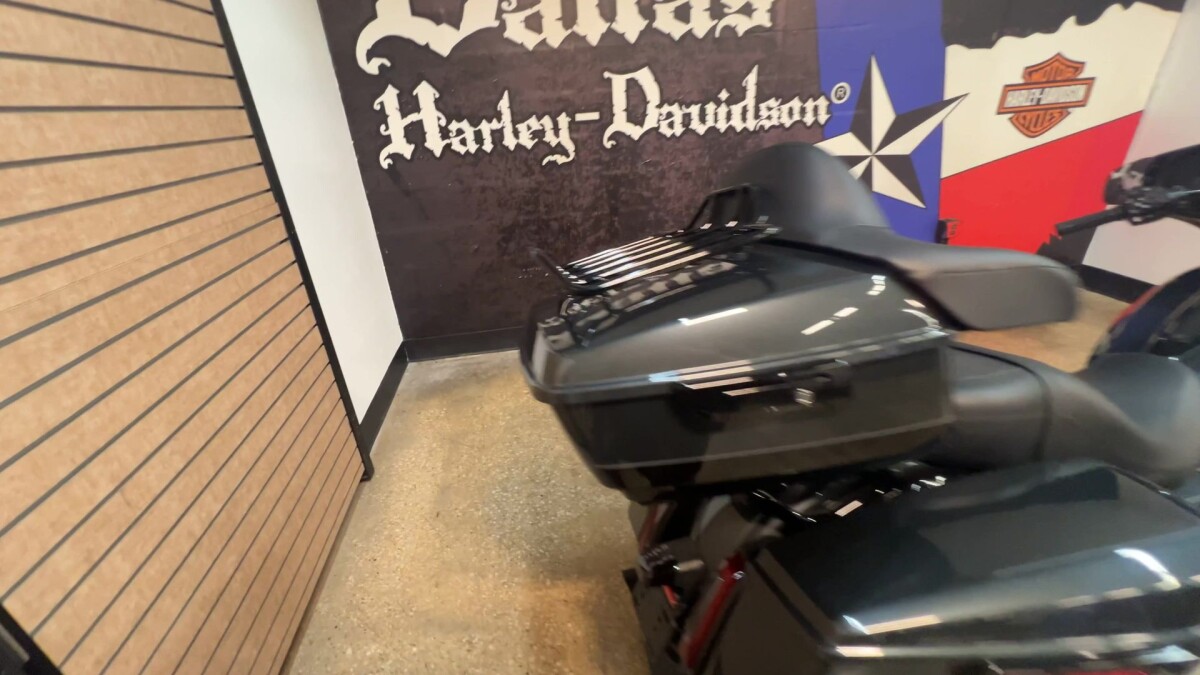 2025 Harley-Davidson Street Glide Ultra FLHXU - Photo 3