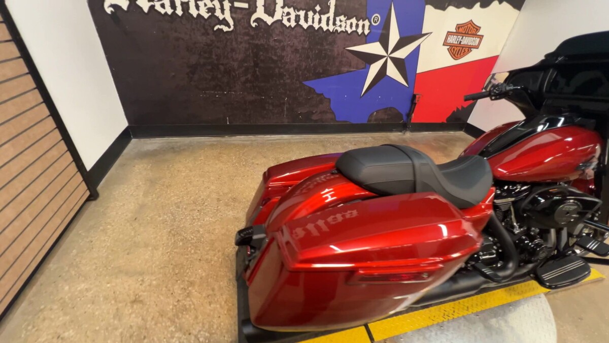2025 Harley-Davidson Street Glide FLHX - Photo 4