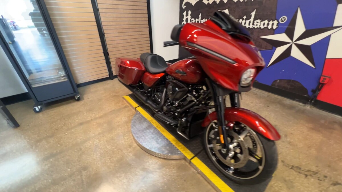 2025 Harley-Davidson Street Glide FLHX - Photo 6