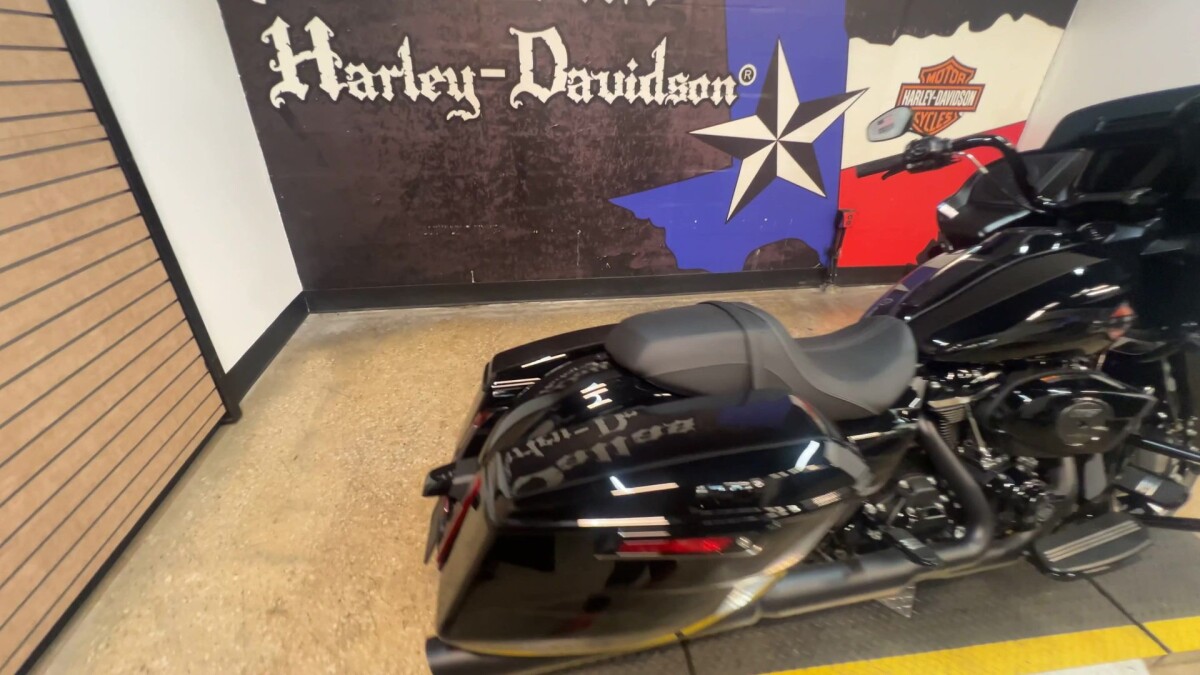 2025 Harley-Davidson Road Glide FLTRX - Photo 3