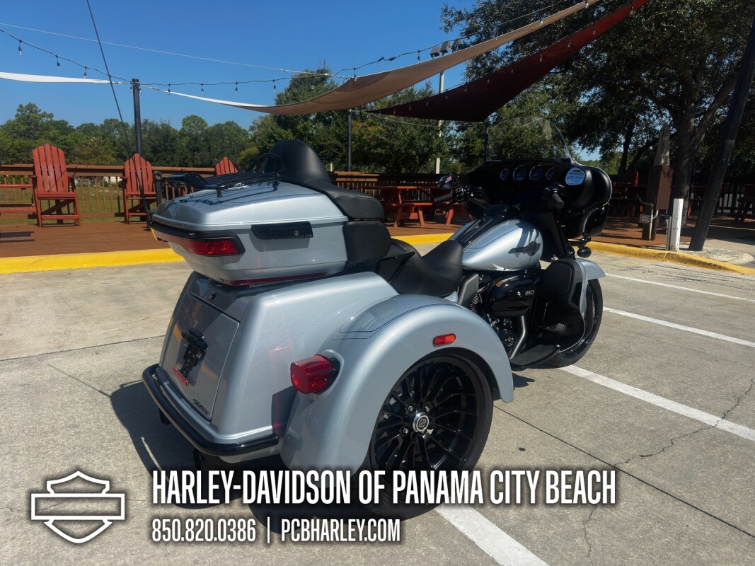 2025 Harley-Davidson Tri Glide Ultra - Photo 2