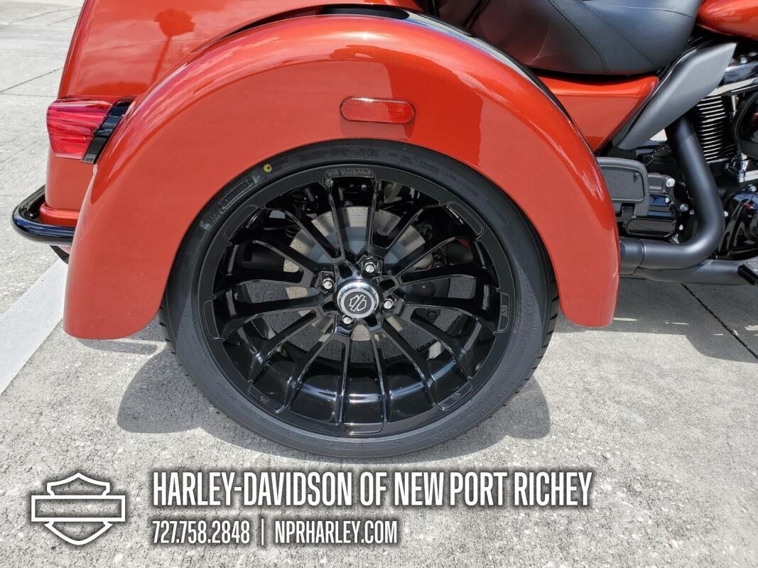 2025 Harley-Davidson Tri Glide Ultra - Photo 8