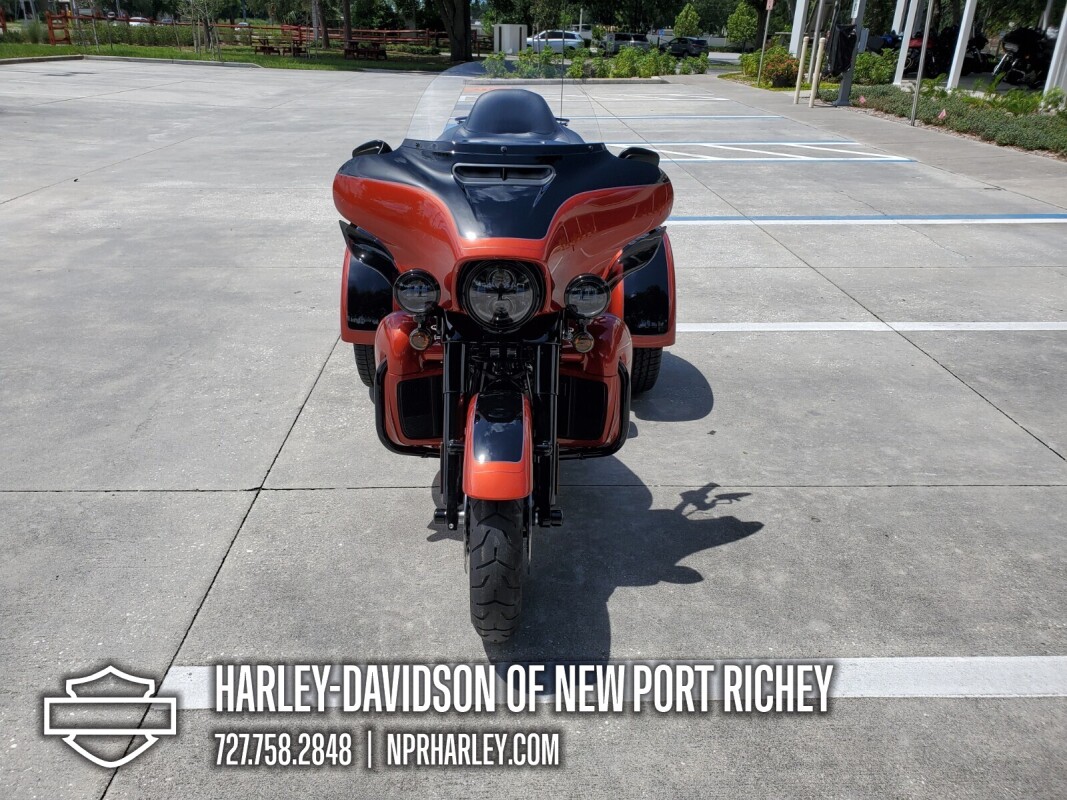 2025 Harley-Davidson Tri Glide Ultra - Photo 2