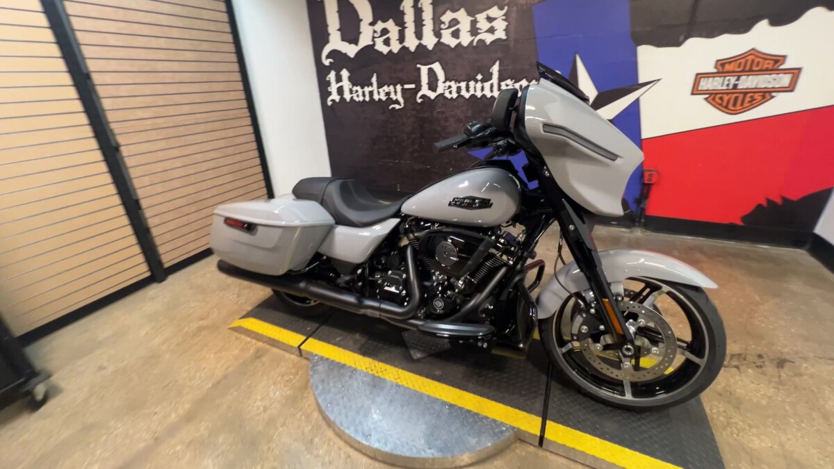 2025 Harley-Davidson Street Glide FLHX - Photo 5