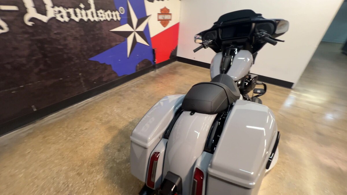 2025 Harley-Davidson Street Glide FLHX - Photo 3