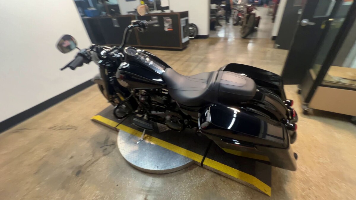 2025 Harley-Davidson Road King Special FLHRXS - Photo 2