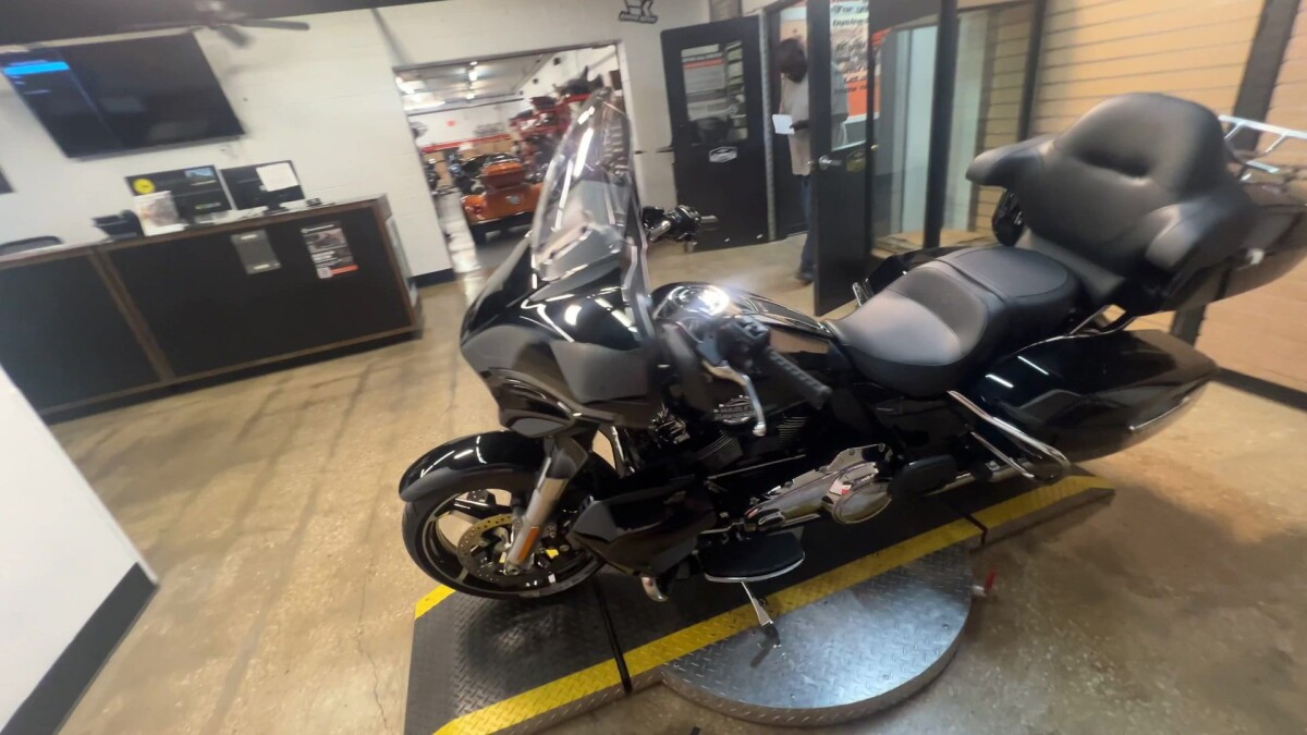 2025 Harley-Davidson Street Glide Ultra FLHXU - Photo 8