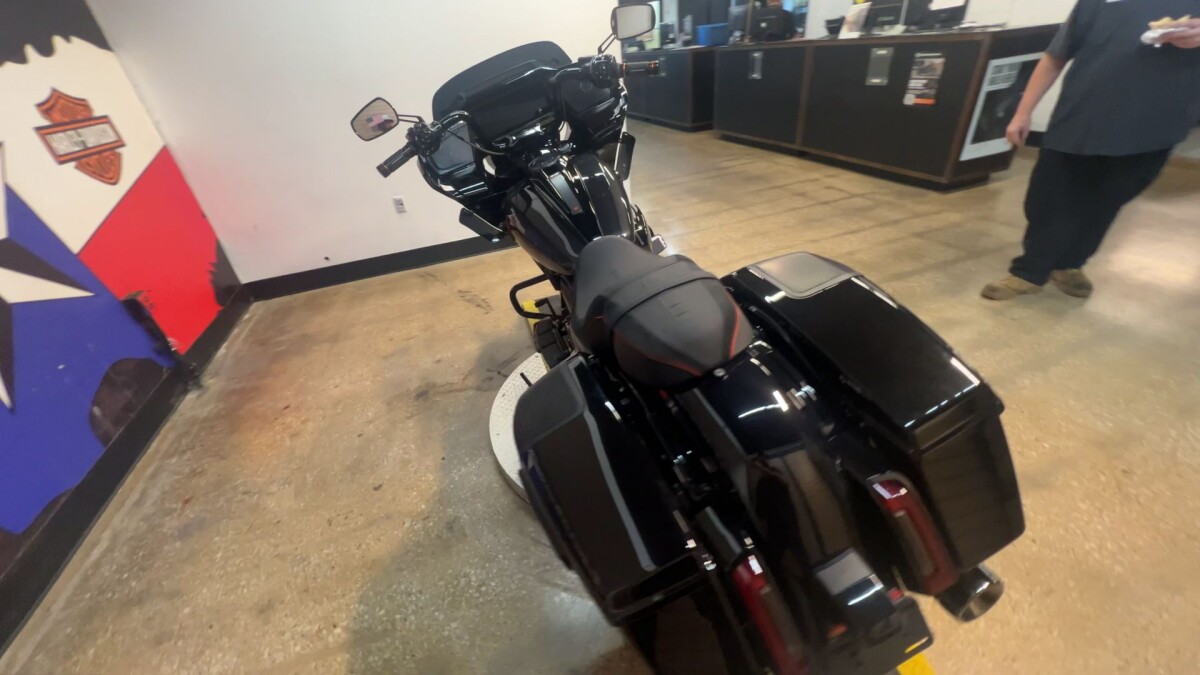 2025 Harley-Davidson CVO Road Glide FLTRXSE - Photo 2