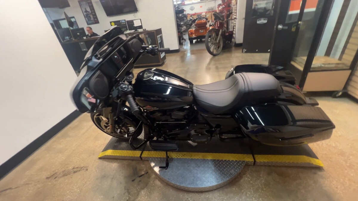 2025 Harley-Davidson Street Glide FLHX - Photo 9