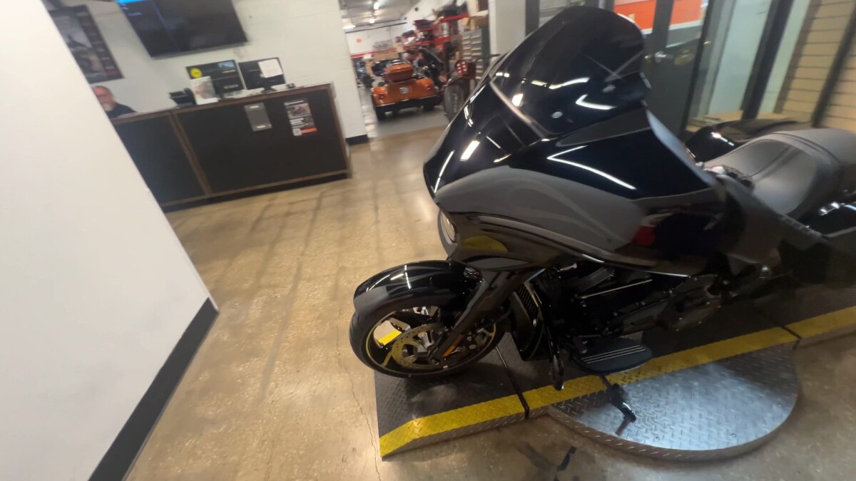 2025 Harley-Davidson Street Glide FLHX - Photo 8
