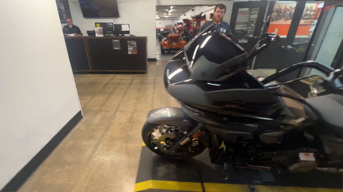2025 Harley-Davidson CVO Road Glide FLTRXSE - Photo 8