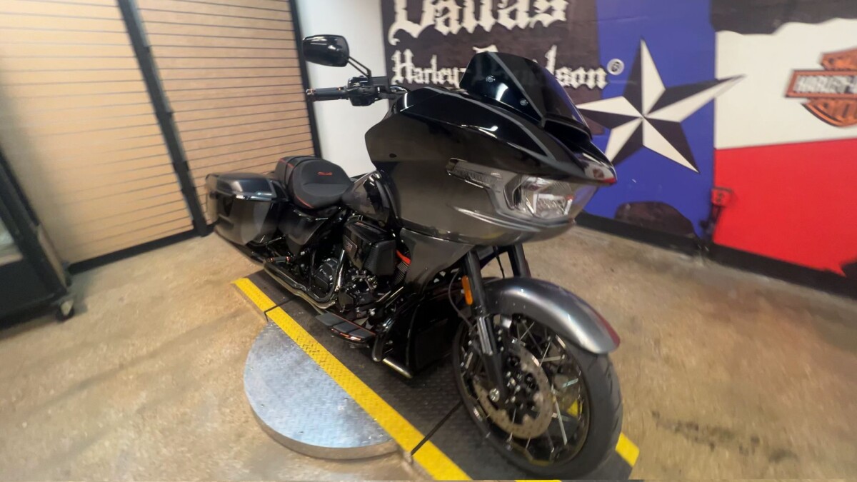 2025 Harley-Davidson CVO Road Glide FLTRXSE - Photo 6