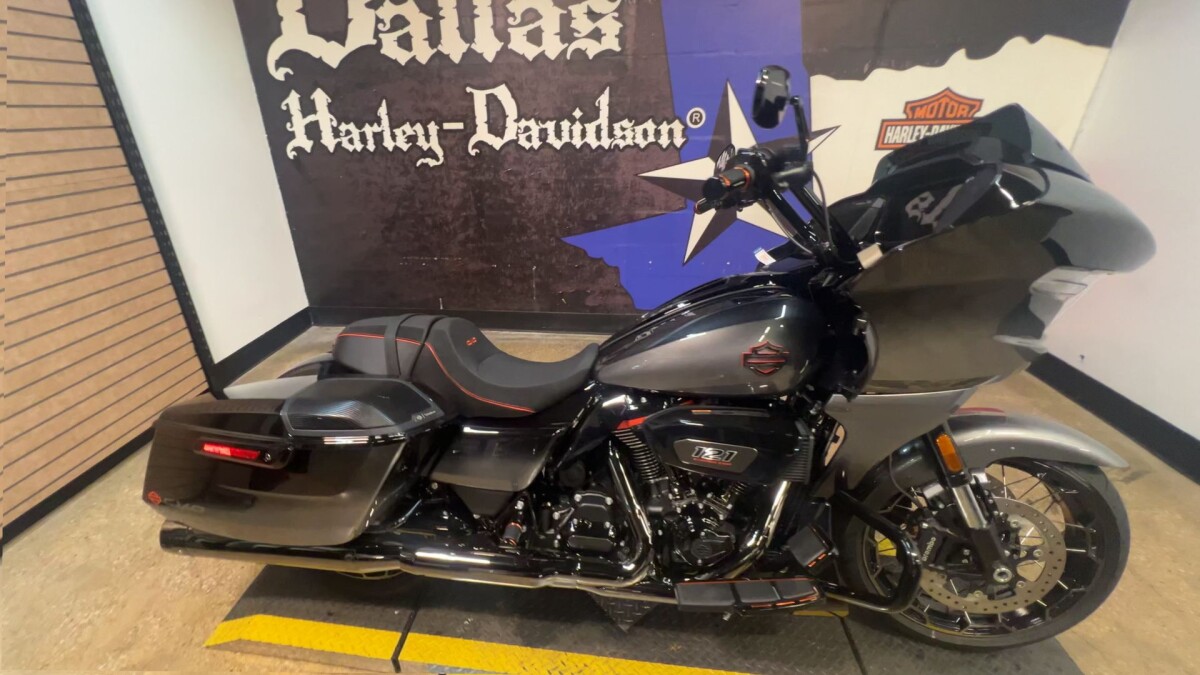 2025 Harley-Davidson CVO Road Glide FLTRXSE - Photo 4