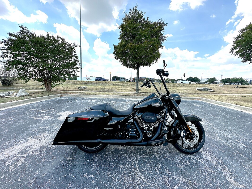 2025 Harley-Davidson Road King Special FLHRXS-only $30,991 including all the installed accessories - Photo 2