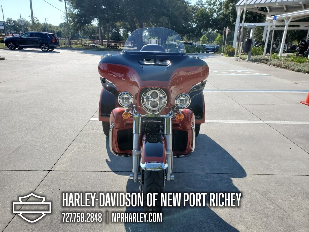 2025 Harley-Davidson Tri Glide Ultra - Photo 2