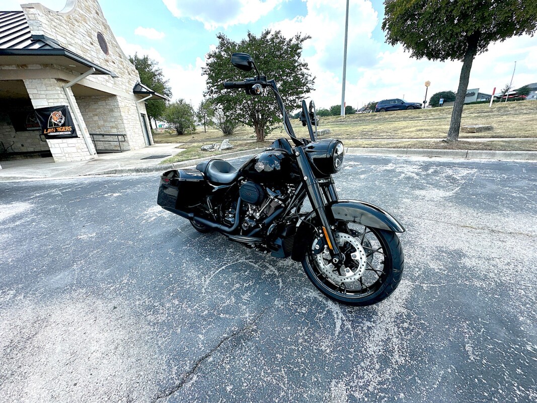 2025 Harley-Davidson Road King Special FLHRXS-only $30,991 including all the installed accessories - Photo 3