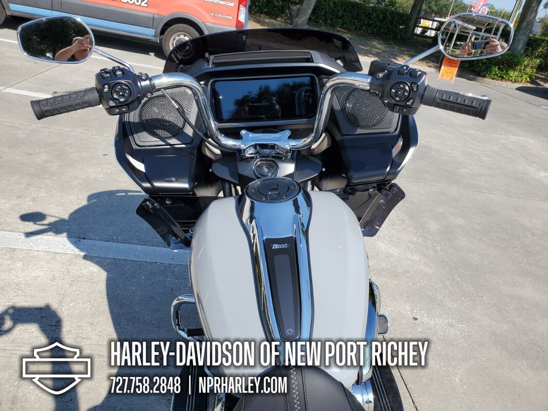 2025 Harley-Davidson Road Glide - Photo 9