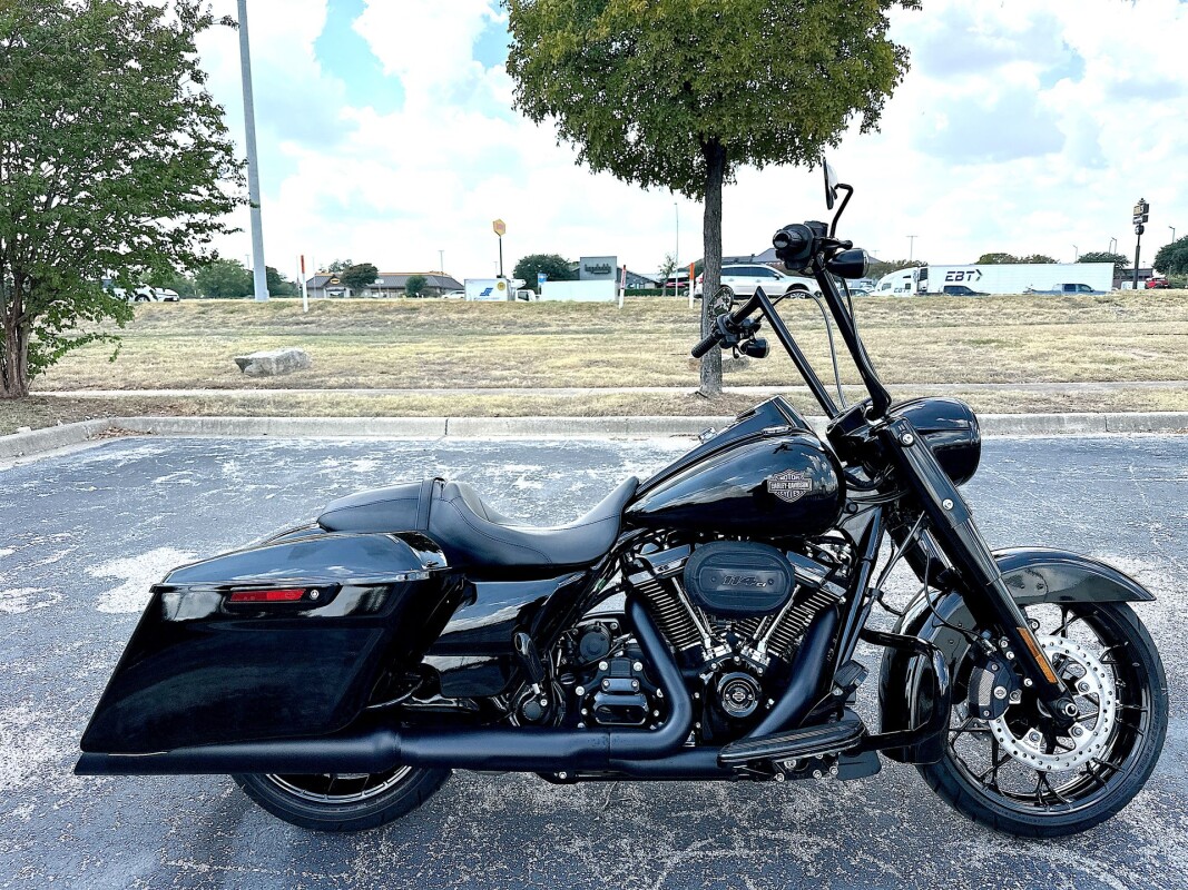 2025 Harley-Davidson Road King Special FLHRXS-only $30,991 including all the installed accessories