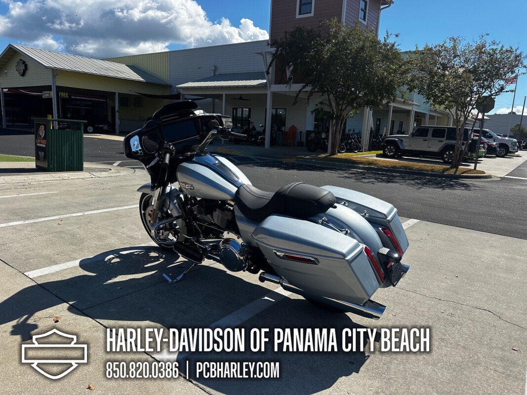 2025 Harley-Davidson Street Glide - Photo 4