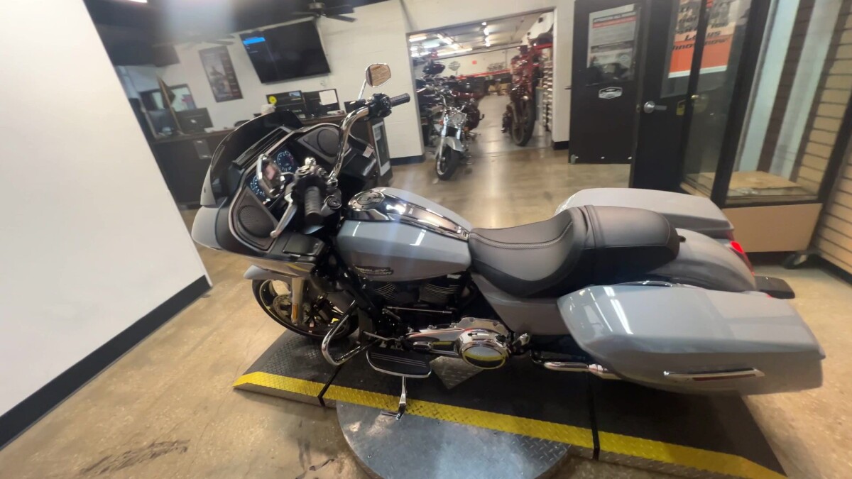 2025 Harley-Davidson Road Glide FLTRX - Photo 9