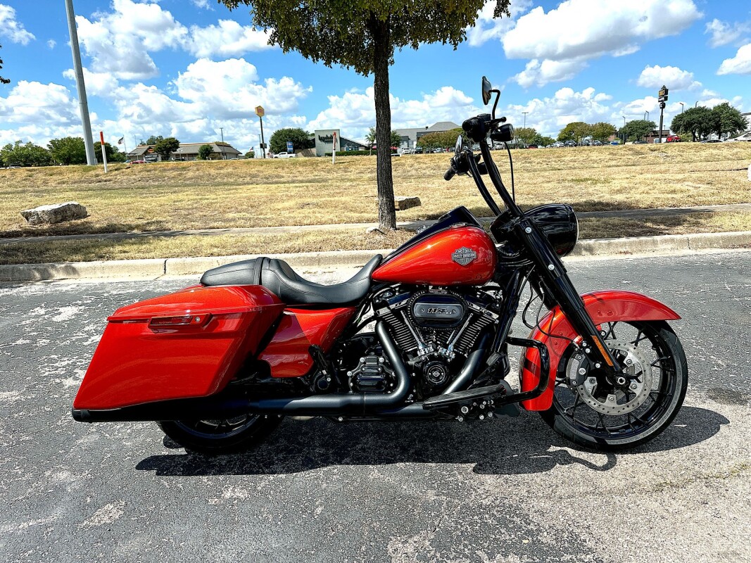 Harley-Davidson Road King Special 2025 FLHRXS- only $30,284 including all installed accessories