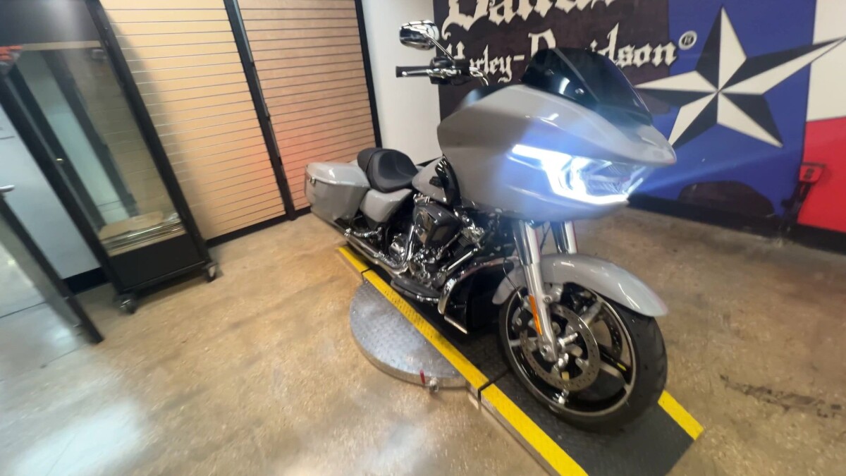 2025 Harley-Davidson Road Glide FLTRX - Photo 6