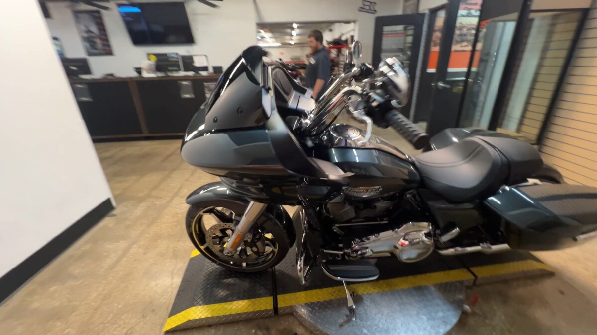 2025 Harley-Davidson Road Glide FLTRX - Photo 8