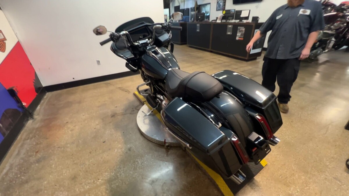 2025 Harley-Davidson Road Glide FLTRX - Photo 2