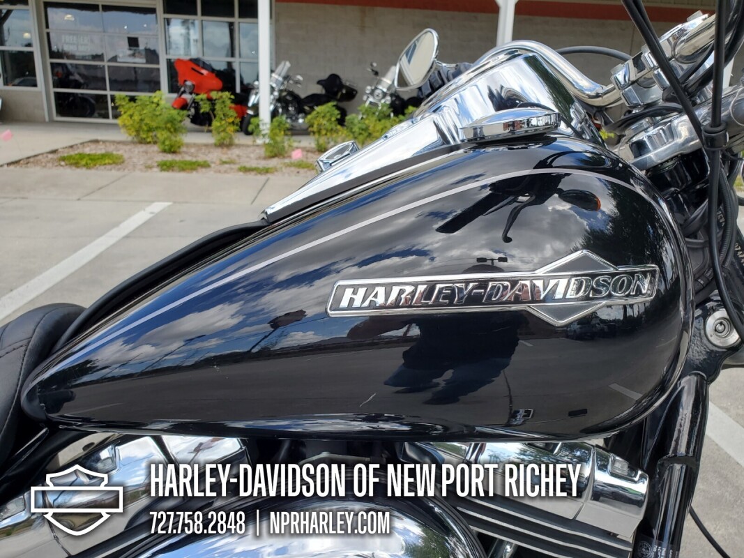 2011 Harley-Davidson Super Glide Custom - Photo 4