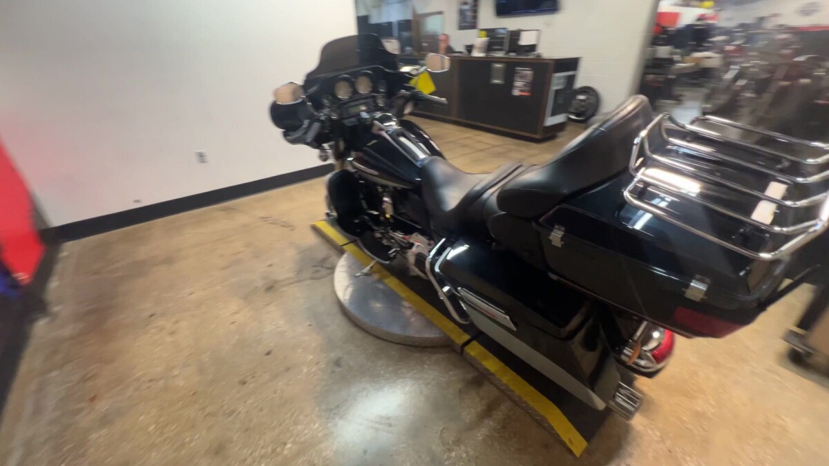 2013 Harley-Davidson Electra Glide Ultra Limited FLHTK - Photo 9