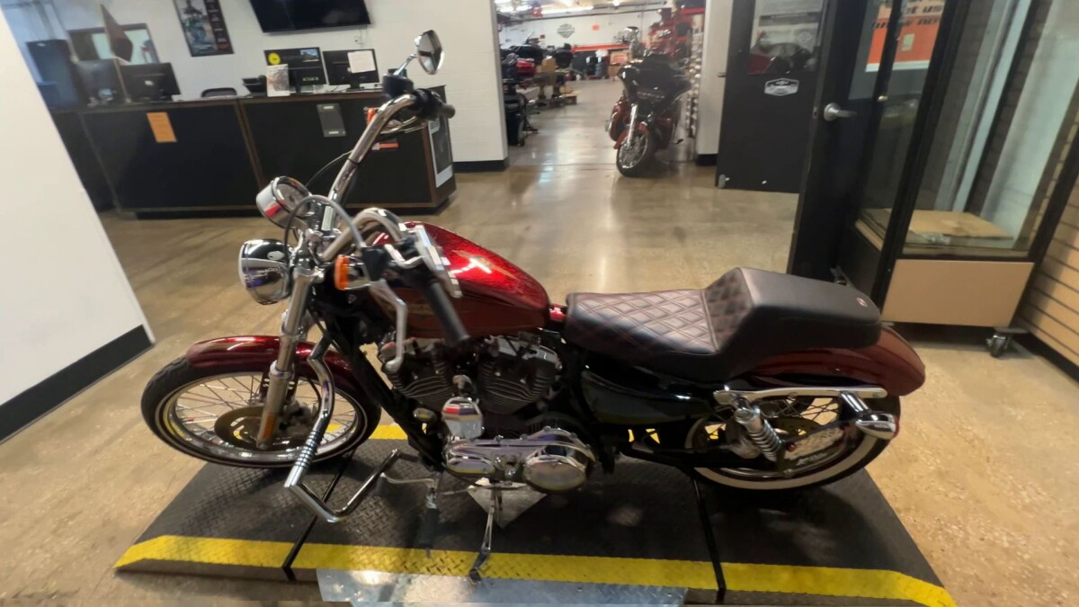 2012 Harley-Davidson Seventy-Two XL 1200V - Photo 9