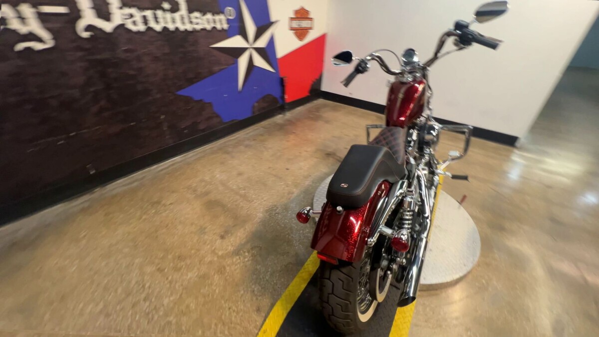 2012 Harley-Davidson Seventy-Two XL 1200V - Photo 3