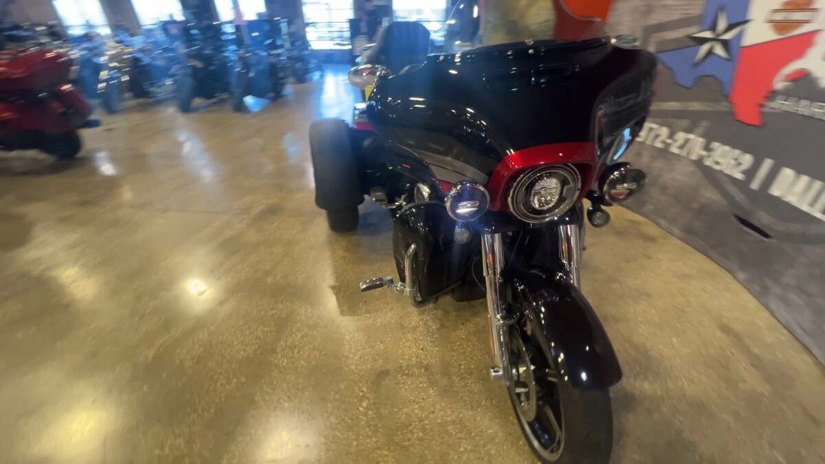 2020 Harley-Davidson CVO Tri Glide FLHTCUTGSE - Photo 6