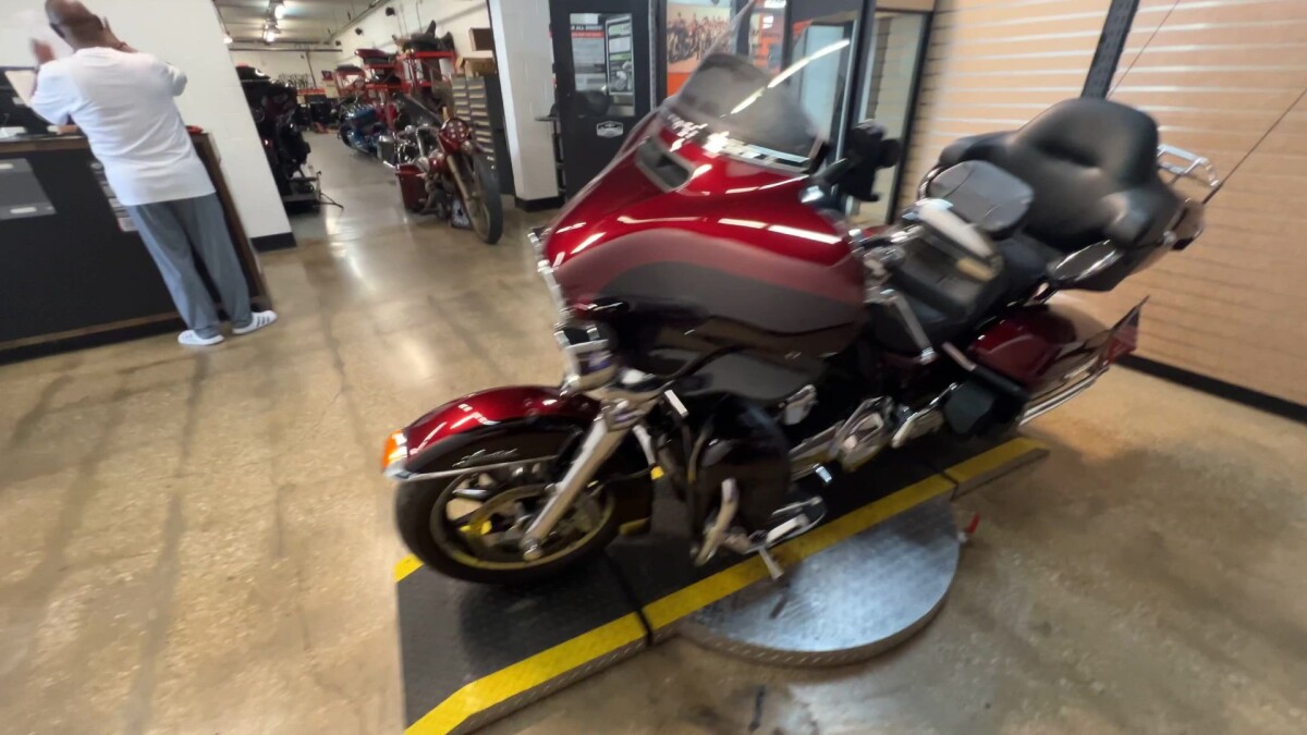 2014 Harley-Davidson Ultra Limited FLHTK - Photo 8