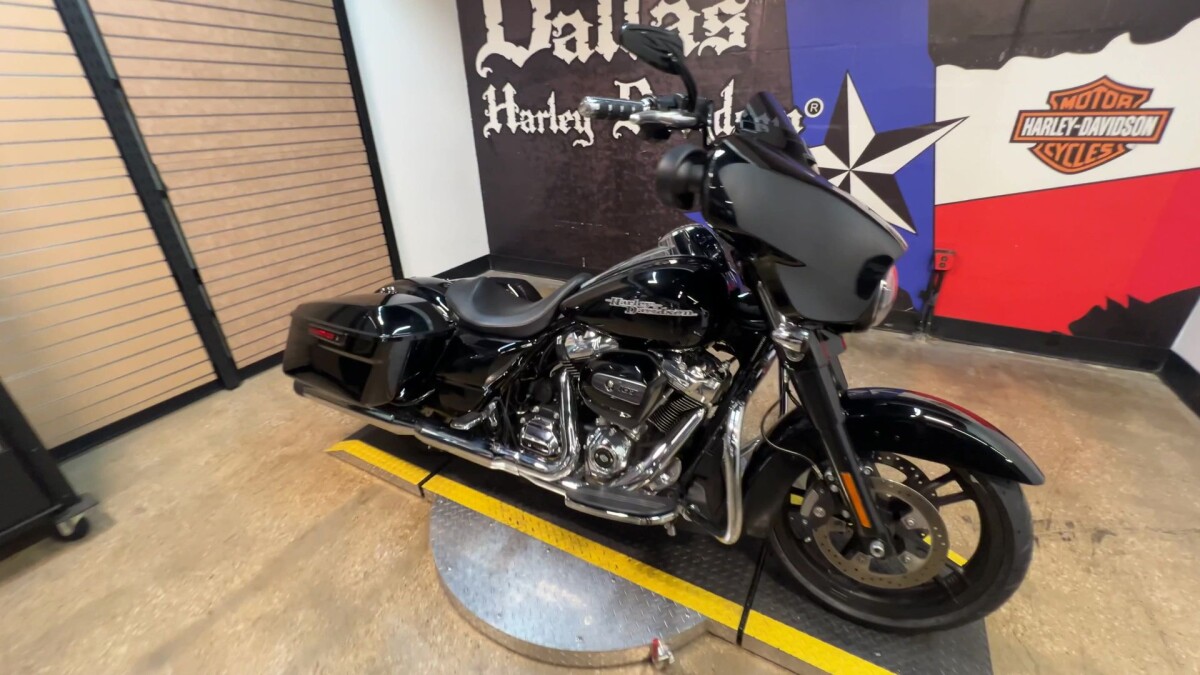 2017 Harley-Davidson Street Glide Special FLHXS - Photo 5
