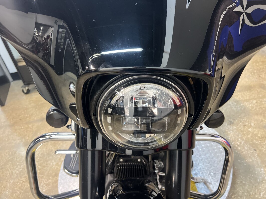 2017 Harley-Davidson Street Glide Special FLHXS - Photo 10